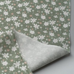 Tela de algodón con flores reves