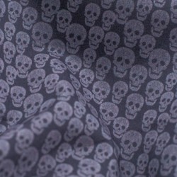 Tela de algodón calaveras detalle