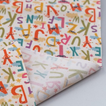 Tela de algodón con letras revés