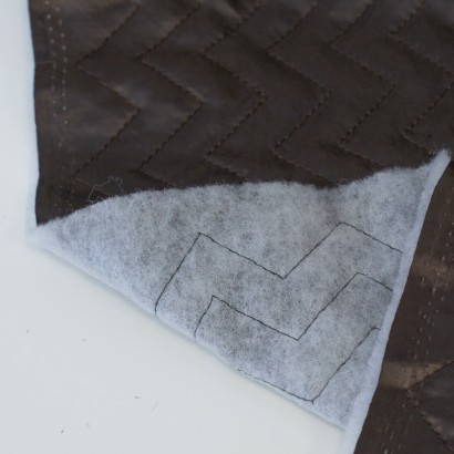 Tela de acolchado zig-zag exterior lisa marron reves