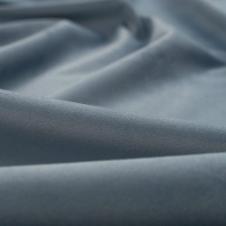 Tela de terciopelo mano de seda detalle azul celeste