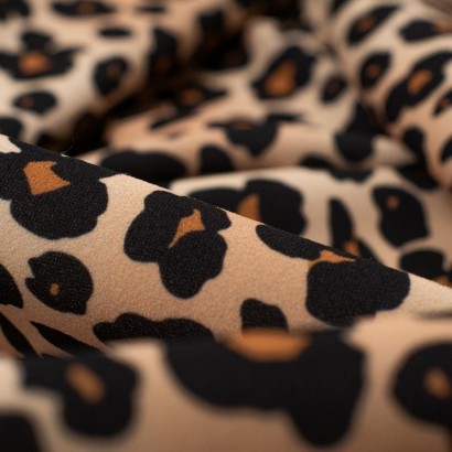 Tela de animal print Africa detalle