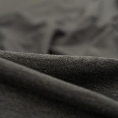 Tela de punto camiseta liso viscosa gris detalle