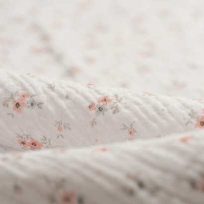Tela de muselina florecilla romántica detalle