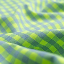 Tela de vichy tonos acidos detalle lima fluor