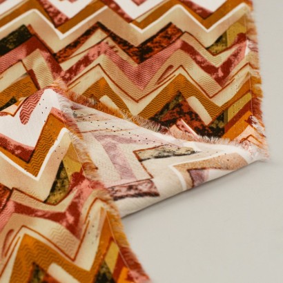 Tela de viscosa zig zag de colores revés