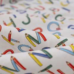 Tela de popelín letras de lápices detalle
