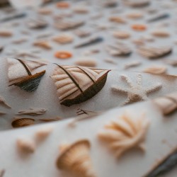 Tela ded popelín barcos en relieve detalle