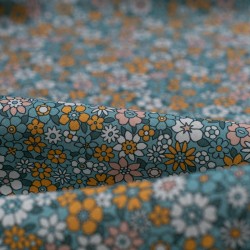 Tela de algodón flores marena detalle