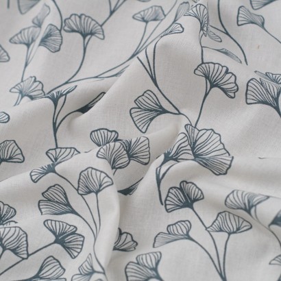 Tela de algodón hojas de ginko textura azul ceniza 