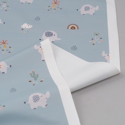 Tela de impermeable elefantes y arcoiris revés