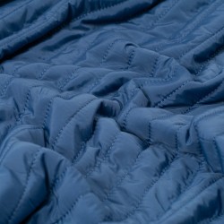 Tela de impermeable acolchado a rayas textura azul ceniza