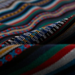 Tela de alpujarra etnica contraste detalle azul