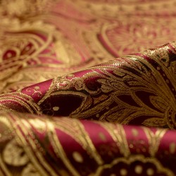 Tela de brocado ornamental detalle