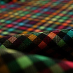 Tela de tergal cuadros fluor detalle