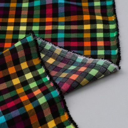 Tela de tergal cuadros fluor revés