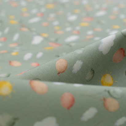 Tela de algodon globos y nubes detalle