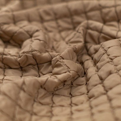Tela acolchada lisa rombos textura beige