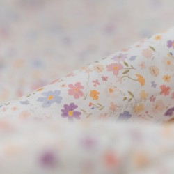 Tela acolchada flores mini detalle