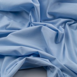 Tela de punto camiseta lisa algodón azul celeste arrugada